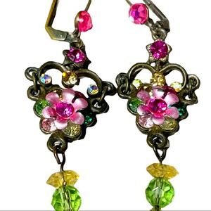 Vintage Look Floral Earrings